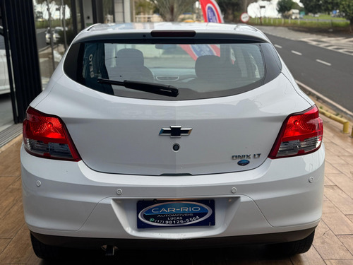 Chevrolet Onix 1.0 MPFI LT 8V FLEX 4P MANUAL