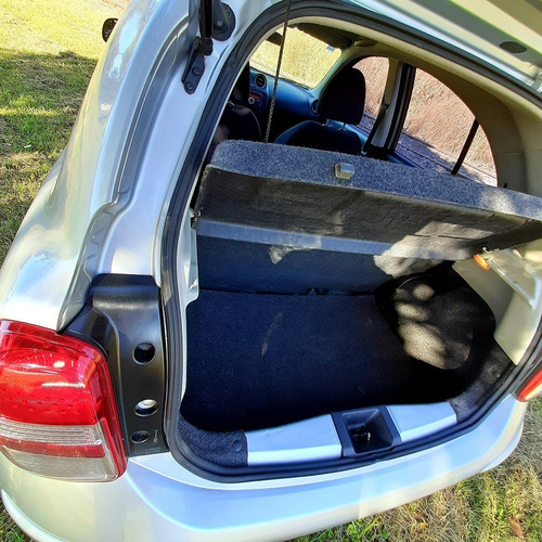 Nissan March 2014