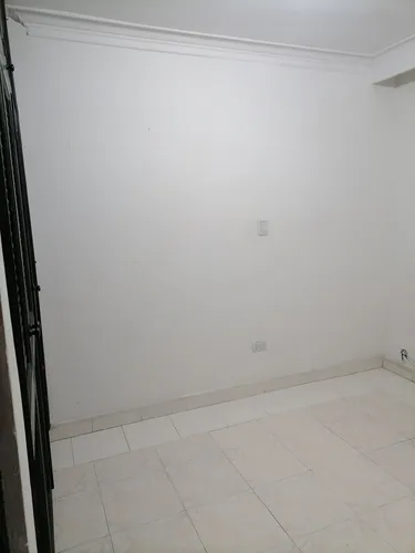 Se Alquila Habitación A Mujer Sola. Itagüí
