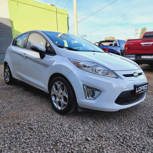 Imagen 3 de 9 de Ford Fiesta 1.6 Kd Titanium 5p 2013