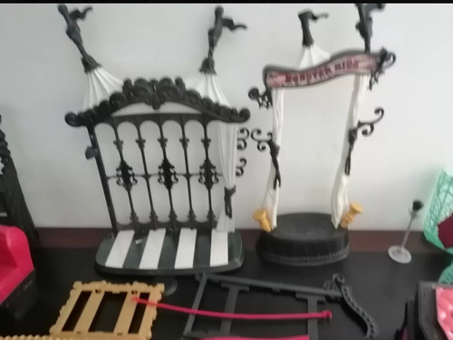 Monster High Draculaura Set Carro Circo Moto Cama Lagoona (Usado)