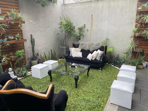 Casa En Venta - 3 Dormitorios 3 Baños - Cochera - 250mts2 - Temperley