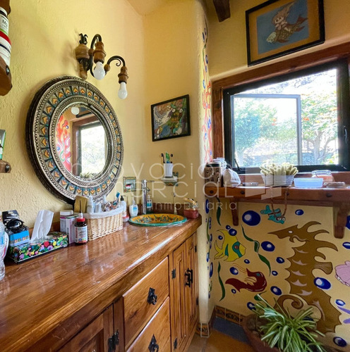 Casa En Venta En Huertas La Joya, Estilo Campestre, Con 4 Recámaras