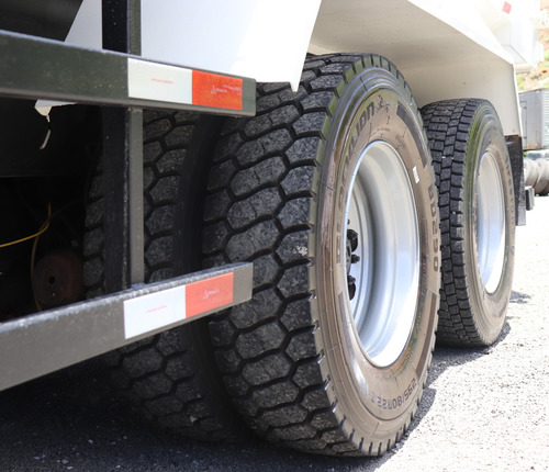 Volkswagen 26.280 - 6x4 Ano 2022 Com Cacamba Facchini 16m3