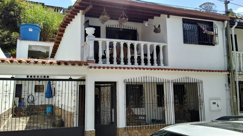 Imagen 1 de 14 de Casa Urbanización Asocsuveas Los Teques 260 M2  De Terreno