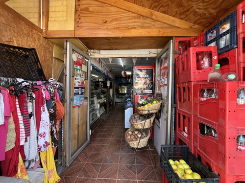 Se Vende Casa Con Negocio Funcionando