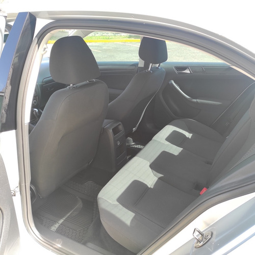 Imagen 10 de 14 de Volkswagen Jetta Mkvi Style Active 2013