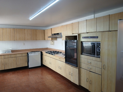 Casa En Renta 3 Habitaciones Centrica Col. Carretas Los Arcos