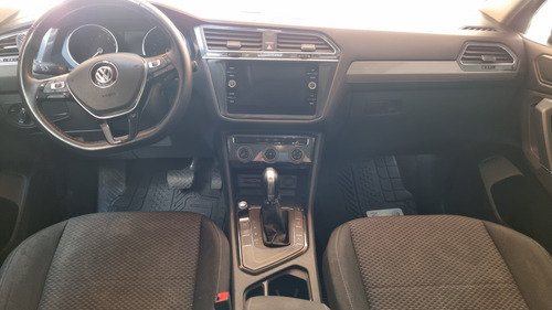 Volkswagen Tiguan Comfortline 7 asientos, 3 filas