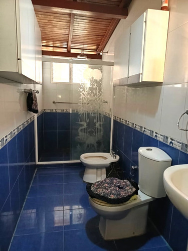 Casa / Venta / Turmero/ Urb. Valle Lindo / 182m² / 3 Hab/ 2 Baños/ 4 Pe/ 4 Maleteros
