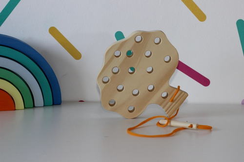 Imagen 2 de 4 de Enhebrador Natural Madera Didactico Juguete Montessori