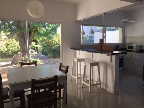Venta Casa 2 Dormitorios En El Centro De La Ciudad