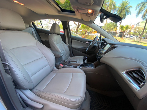 Imagen 14 de 25 de Chevrolet Cruze Ltz 2017 Debajo De Info