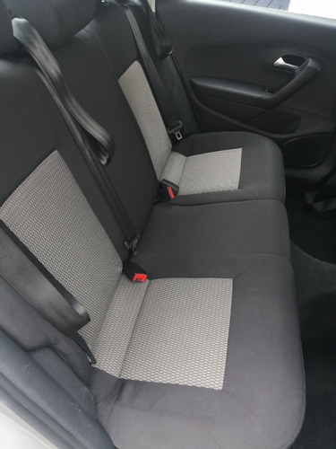 Imagen 15 de 15 de Vw Vento Active 5p L4 1.6l Abs Ba Blue T Ac R15 Ti 2014