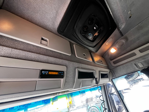 Iveco Stralis 6x2 400 Teto Alto 2013/ N Scania Volvo Axor