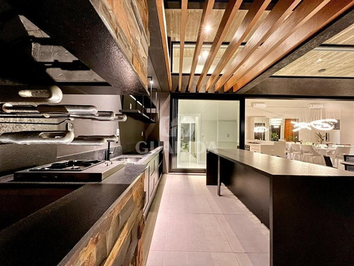 Imagem 4 de 15 de Casa Em Condominio - Centro - Ref: 210023 - V-210135