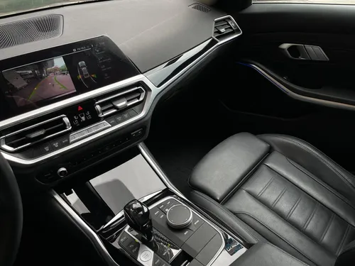 BMW Serie 3 2.0 330ia Luxury Line At