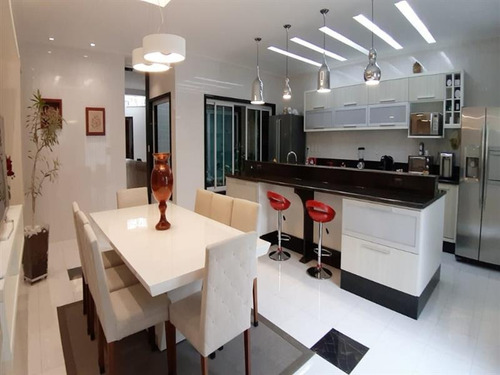 Sobrado Maravilhoso Na Mooca Com 400 M², Quintal Com 125m² Com Espaço Gourmet. - 13803
