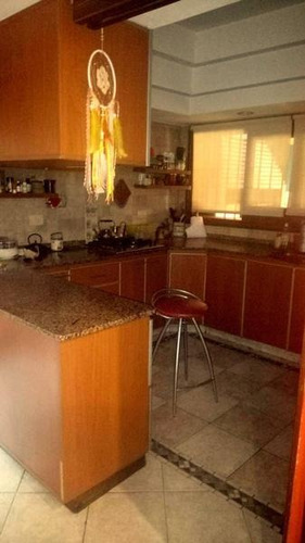 Casa En Venta 5 Ambientes En Lanús Este