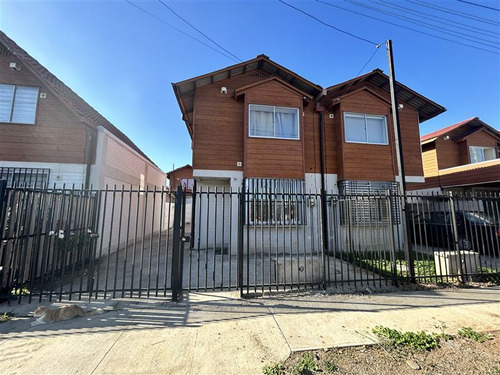 Casa En Venta De 2 Dorm. En Talca