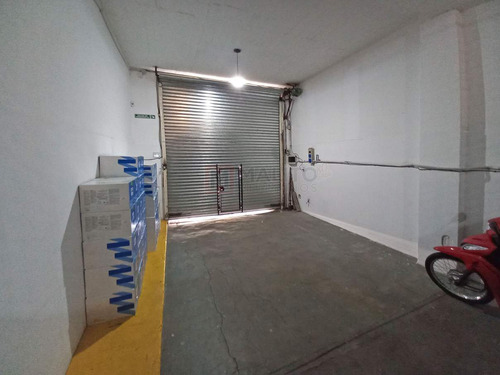 Venta Casa 5 Ambientes Con Galpón / Terraza / Balcón / Patio En Lote Propio En Mataderos