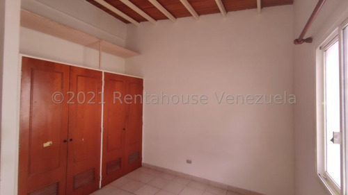Imagen 10 de 14 de Casa En Venta En Av Intercomunal Cabudare Codigo21-26119