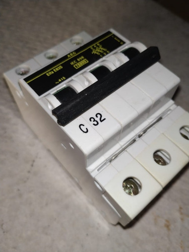 Térmica Tripolar Aeg C32 (Usado)