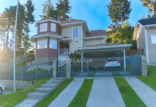 Casa En Venta De 4 Dormitorios En Puerto Varas