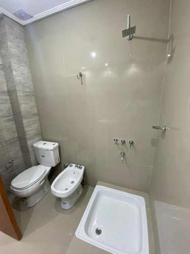 Imagen 8 de 15 de Complejo De Duplex 3 Amb C/ Coch. En Vta Lanus Este (411)