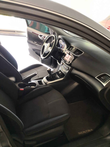 Imagen 10 de 15 de Nissan Sentra 2017 4p Advance L4/1.8 Man
