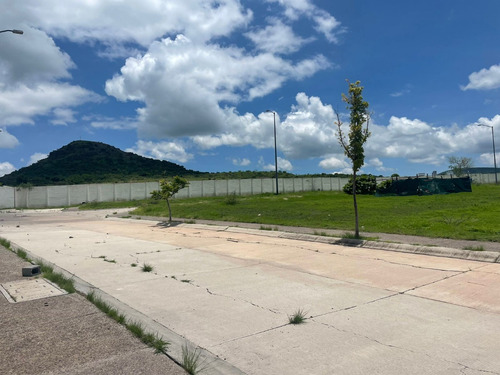 Terreno En Venta En Villas De Bernalejo, Irapuato, Gto.