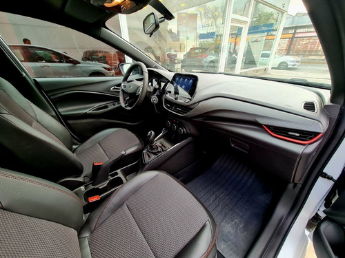 Imagen 15 de 25 de Nuevo Chevrolet Onix Rs 2023 1.0 Tur Color Manual 0km Smar1
