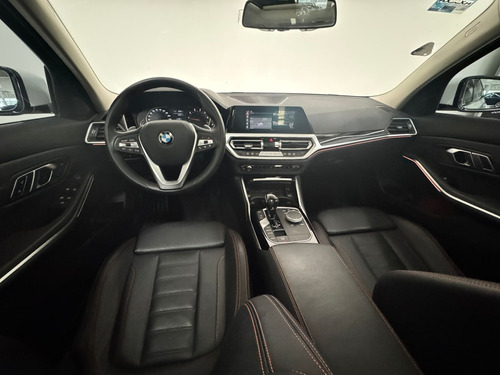 BMW Serie 3 2.0 330i Sport Line At