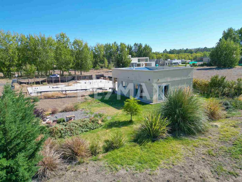 Venta Terreno Con Quincho 1 Dormitrio Y Baño
