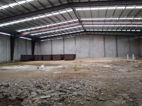Imagen 3 de 20 de Bodega Con Oficinas