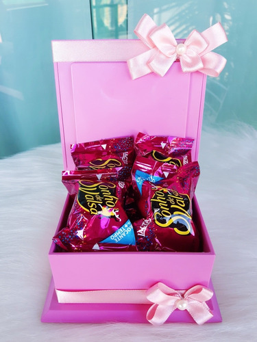 Imagem 8 de 8 de Cesta De Chocolate Porta Joias Com Bombons Presente Namorada