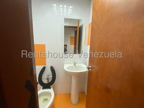 Oficina En Alquiler En Multicentro Los Palos Grandes. Cecilia Gutierrez. 25-14898