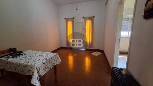 Casa En Lote Propio Con Patio Y Terraza