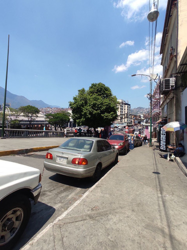 Local Comercial En Alquiler En Zona Colonial De Petare 200m2