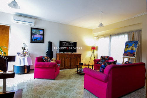 Preciosa Casa En Castelar