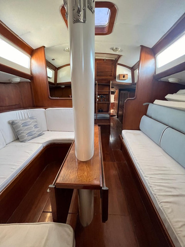 Velero Frers 44