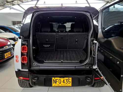 Land Rover Defender 110 X-dynamic S 300ps