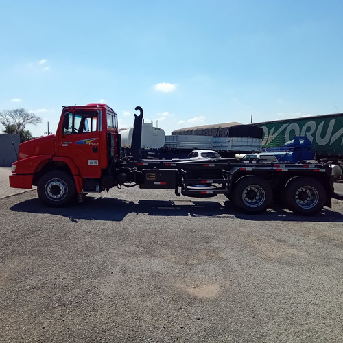 Mb 1620 05/05 Truck 6x2 Roll On Off / Vermelho