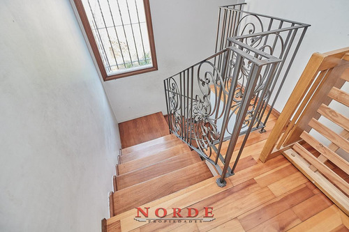 Venta Mataderos Montiel 1900 Casa 5 Ambientes Terraza Garaje