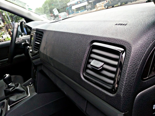Imagen 14 de 15 de Volkswagen Amarok Comfortline 4x2 Manual 0km My 2022