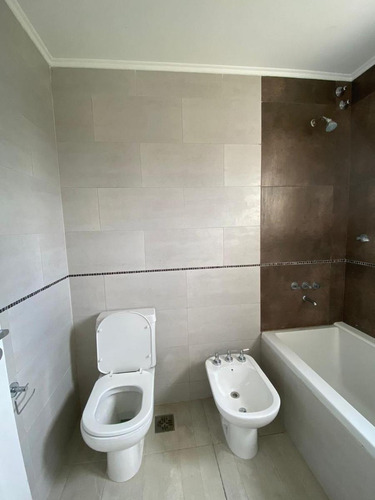 Venta De Casa En General Roca, B° Vista Barda 2 Habitaciones