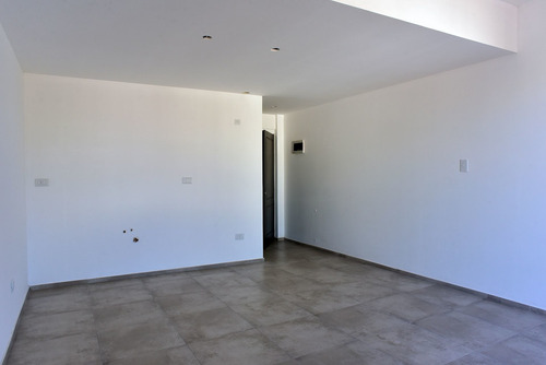 Mono De 30m2 A Estrenar. Usd 30.000+cuotas