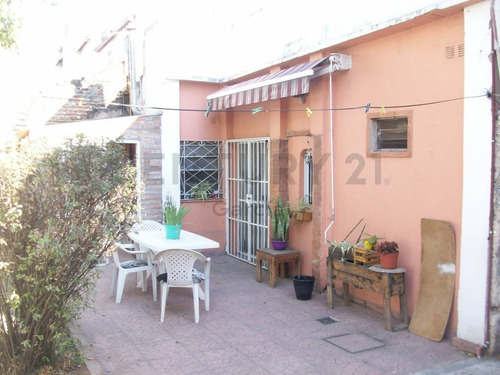 Imagen 25 de 30 de Venta Casa Multifamiliar 3 Dormitorios Garage Patio Parrilla Luminoso