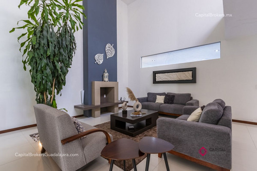 Residencia De Lujo En Los Olivos En Venta