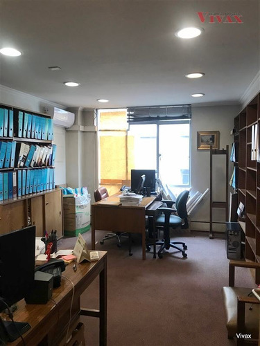 Oficina En Venta De 4 Privados En Santiago